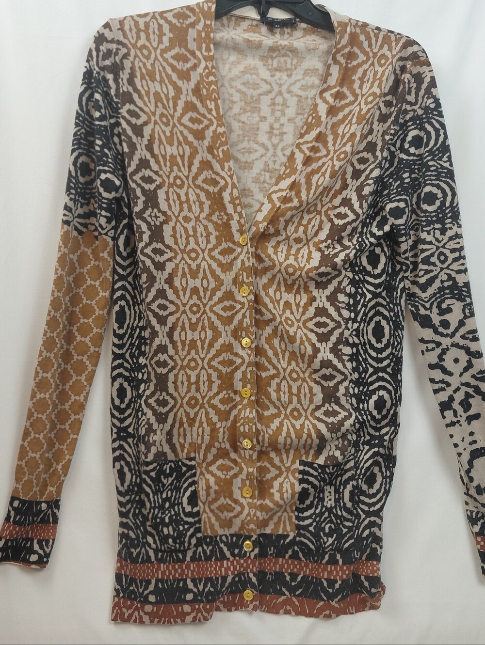 Etro Lightweight Cardigan Sweater Size 44 Italian Size 6 US Logo